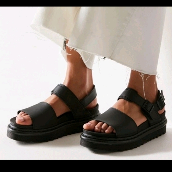 Dr. Martens Womens Black Leather Voss Chunky Iconic Platform Strappy Sandal 8 - Picture 2 of 13